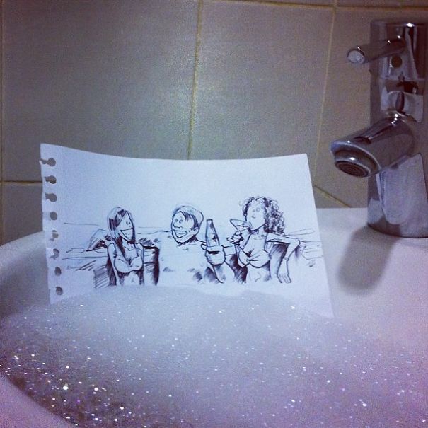 Illustrator Creates Doodles That Interact With Their Surroundings Illustrator Creates Doodles That Interact With Their Surroundings