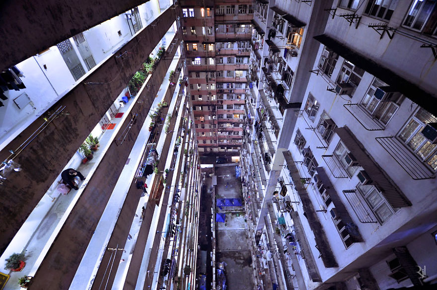 Vertical Horizon In Hong Kong By Romain Jacquet-Lagreze Vertical Horizon In Hong Kong By Romain Jacquet-Lagreze