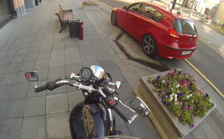 anonymous-motorcyclist-fights-litterers-2 anonymous-motorcyclist-fights-litterers-2