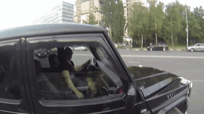 anonymous-motorcyclist-fights-litterers-9 anonymous-motorcyclist-fights-litterers-9