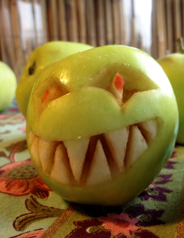 apple-carving-1 apple-carving-1