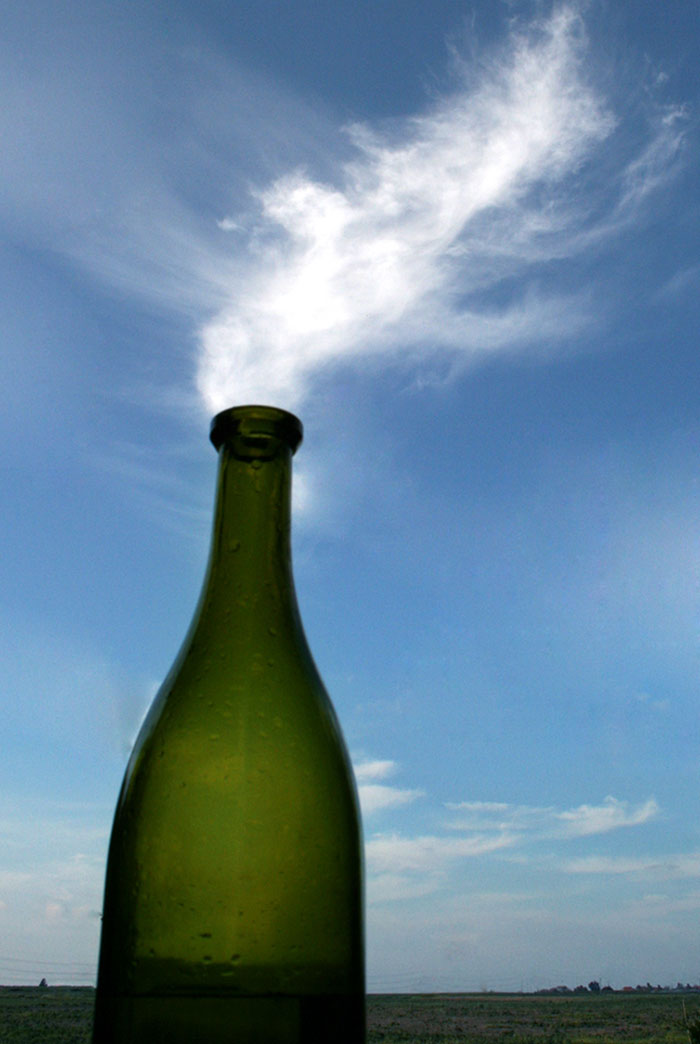 cloud-forced-perspective-optical-illusions-15 cloud-forced-perspective-optical-illusions-15