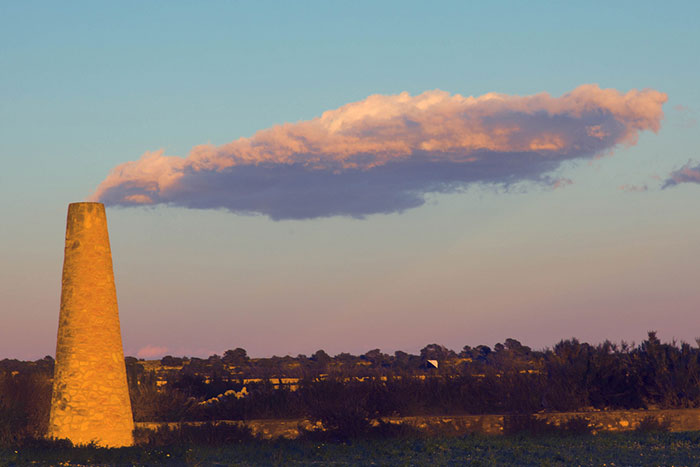 cloud-forced-perspective-optical-illusions-49 cloud-forced-perspective-optical-illusions-49