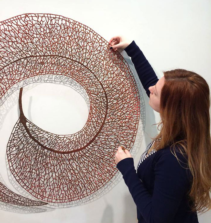 Artist Uses Home Sewing Machine To Capture Nature’s Most Delicate Forms With Embroidery