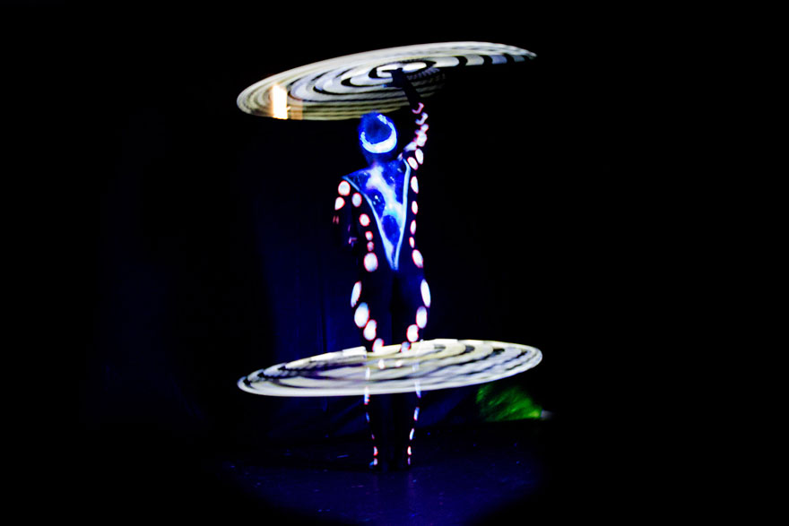 mesmerizing-light-trails-hula-hoop-3