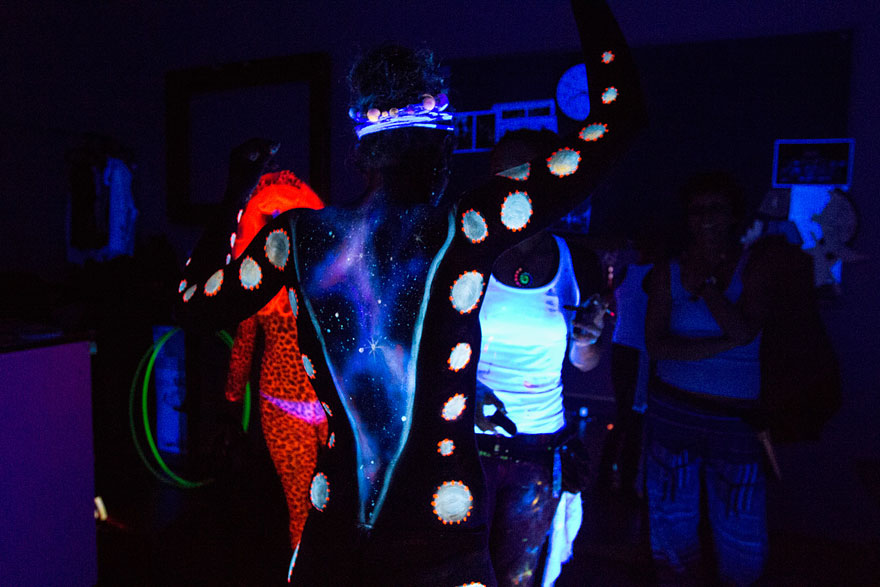 mesmerizing-light-trails-hula-hoop-7