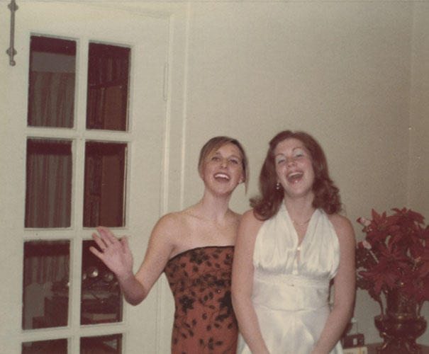 mother-and-daughter-photo-recreation-4