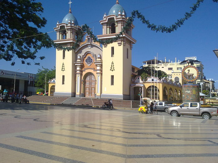 Plaza De Armas De Tumbes, Perú