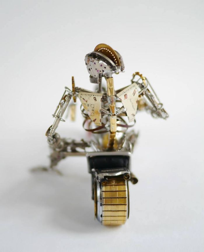 These Guys Made A Motorcycle And Rider Completely Out Of Vintage Watch Parts These Guys Made A Motorcycle And Rider Completely Out Of Vintage Watch Parts