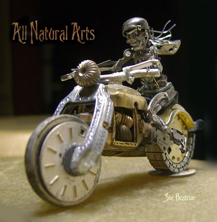 These Guys Made A Motorcycle And Rider Completely Out Of Vintage Watch Parts These Guys Made A Motorcycle And Rider Completely Out Of Vintage Watch Parts