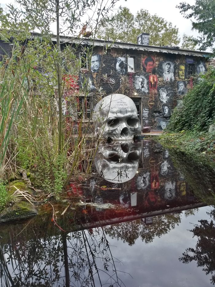 Abode Of Chaos - Saint-romain-au-mont-d'or - France