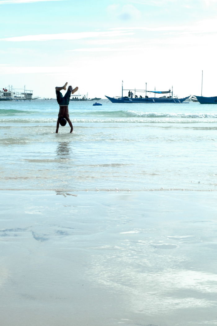 Handstand, Philippines