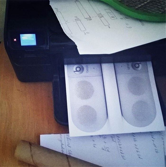 beats-pill-speaker-1 beats-pill-speaker-1