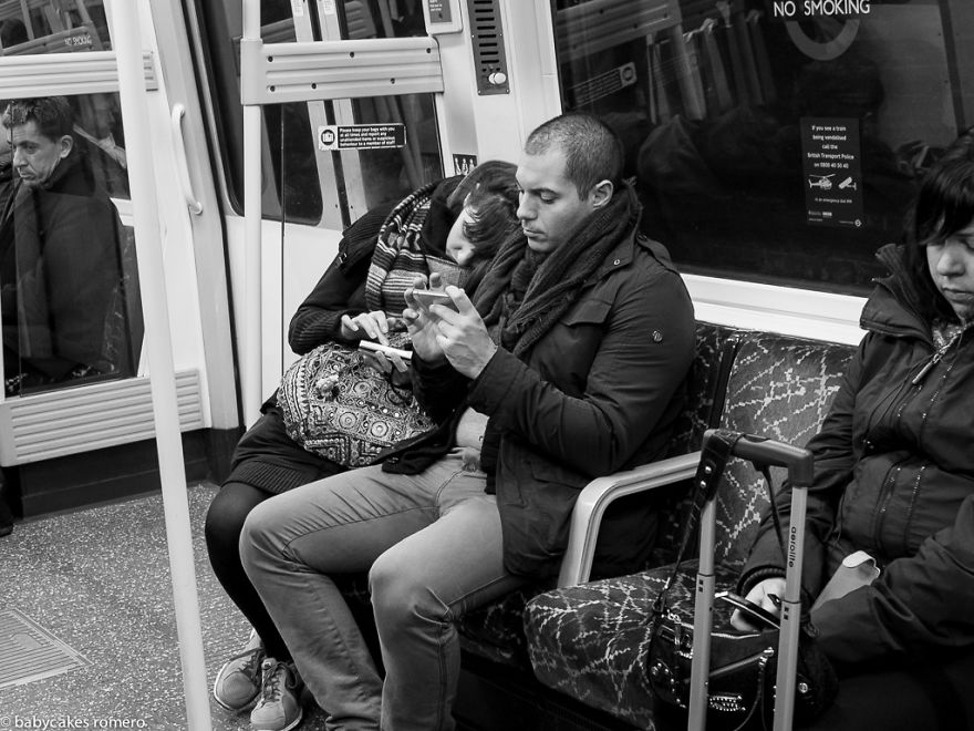 The Death Of Conversation: I Photograph People Obsessed With Their Smartphones The Death Of Conversation: I Photograph People Obsessed With Their Smartphones