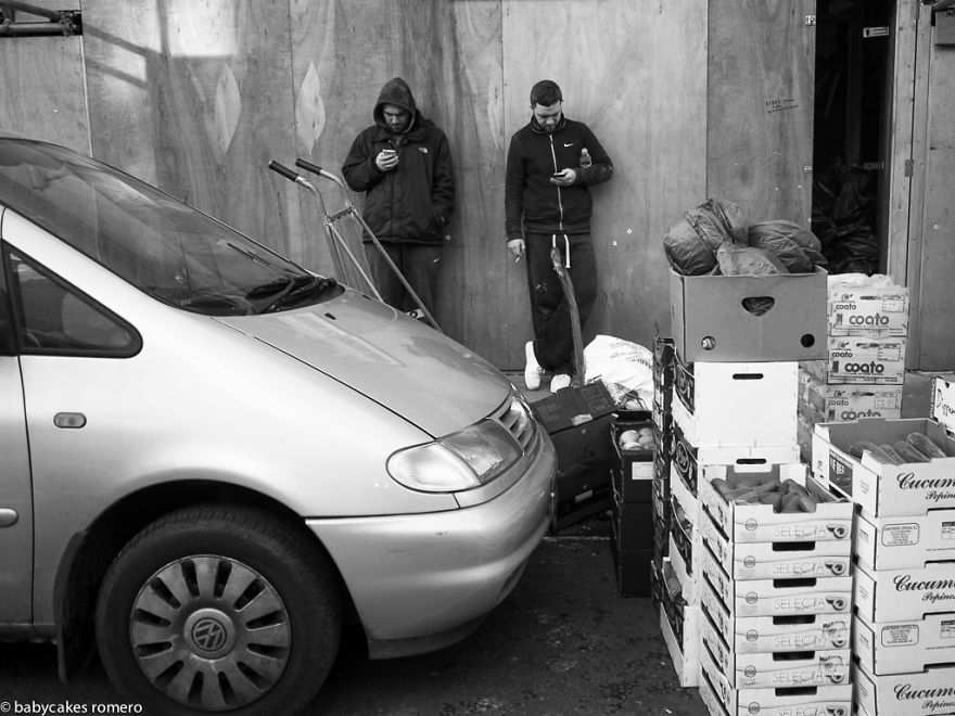 The Death Of Conversation: I Photograph People Obsessed With Their Smartphones The Death Of Conversation: I Photograph People Obsessed With Their Smartphones