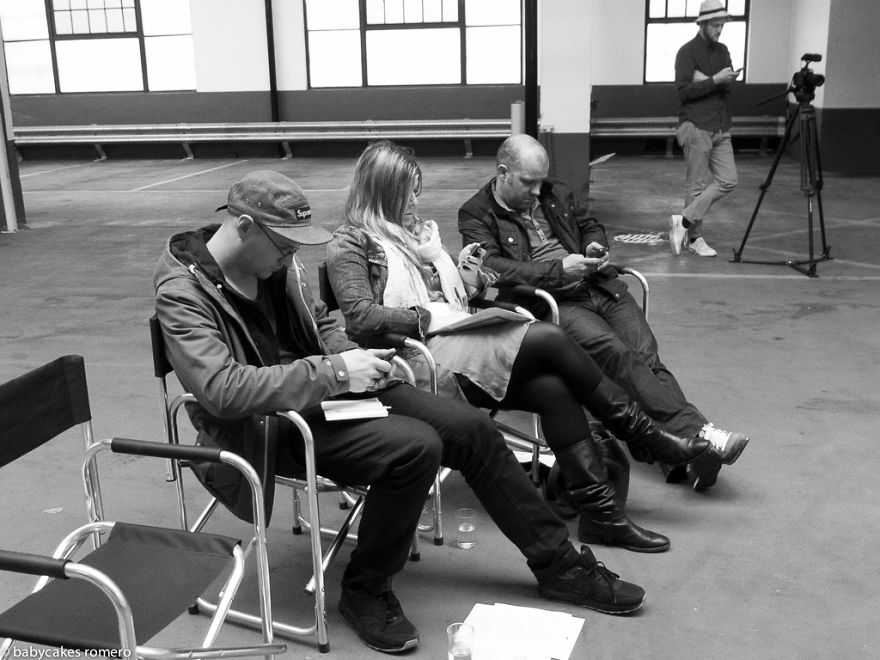 The Death Of Conversation: I Photograph People Obsessed With Their Smartphones The Death Of Conversation: I Photograph People Obsessed With Their Smartphones