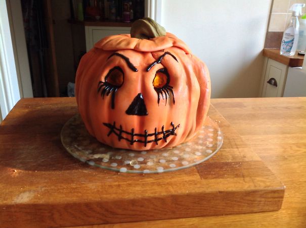 Light Up Pumpkin Cake