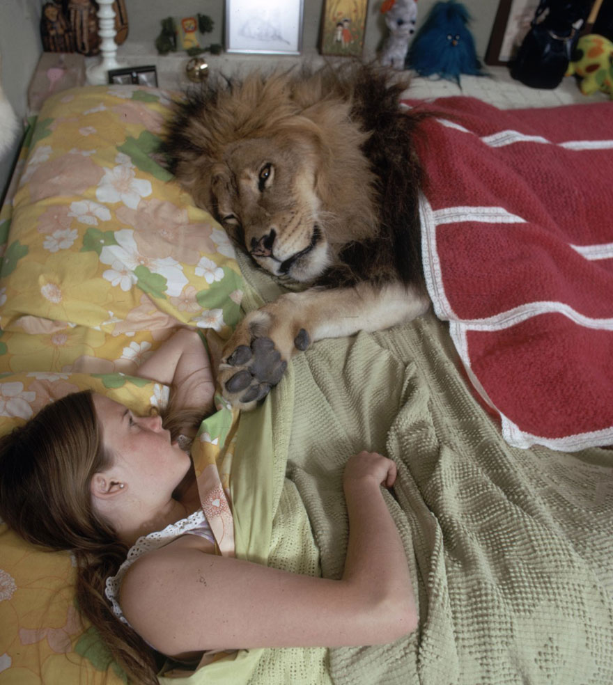 pet-lion-neil-film-michael-rougier-10 pet-lion-neil-film-michael-rougier-10