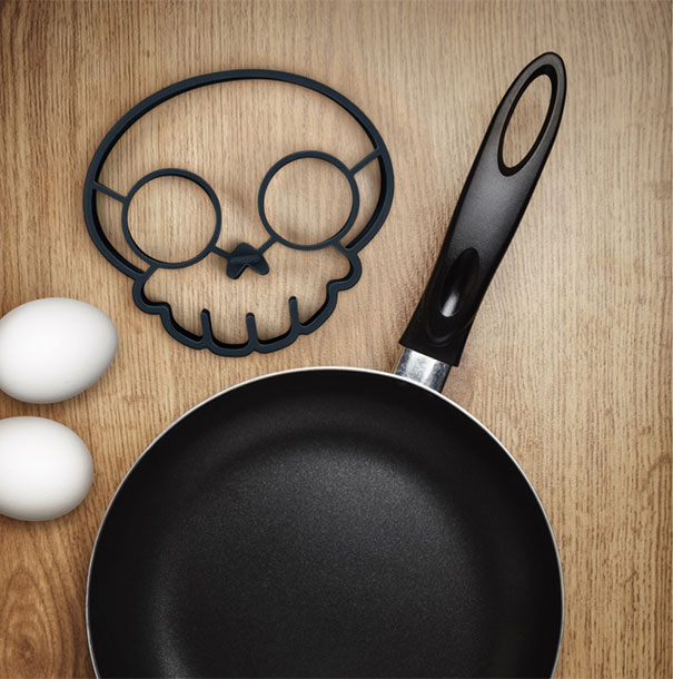 skull-egg-mold-egg-o-matic-4 skull-egg-mold-egg-o-matic-4