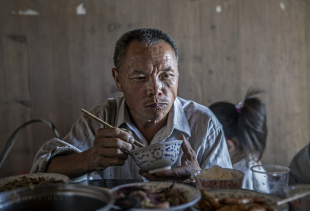 35 Photo-Stories Of People By A Guy Who's Been Traveling The World Since 2009