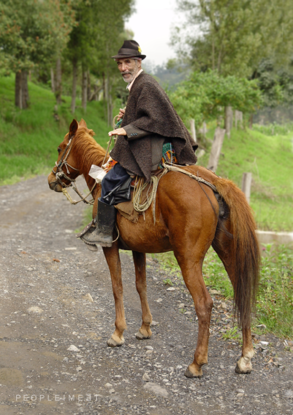 35 Photo-Stories Of People By A Guy Who's Been Traveling The World Since 2009