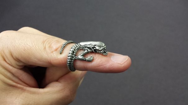 Gothic Alien Avp Roar Ring