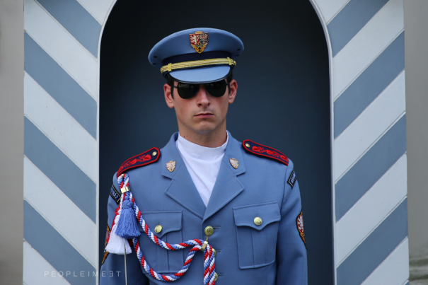 35 Photo-Stories Of People By A Guy Who's Been Traveling The World Since 2009