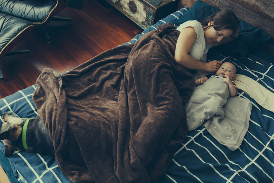 23-artists-recreate-family-photos-ernst-berlin-21 23-artists-recreate-family-photos-ernst-berlin-21