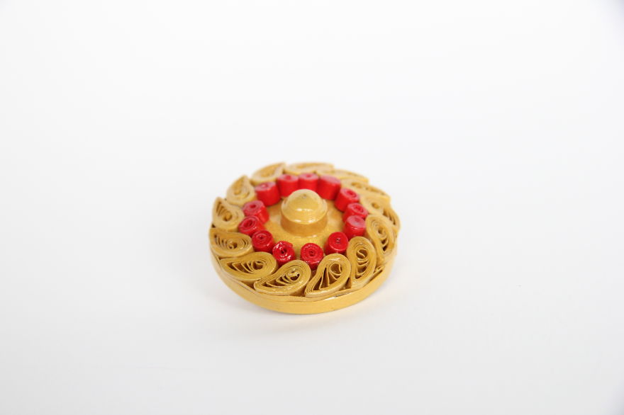 Amsterdam Artist Turns Paper Into Water Resistant Paper Jewelry