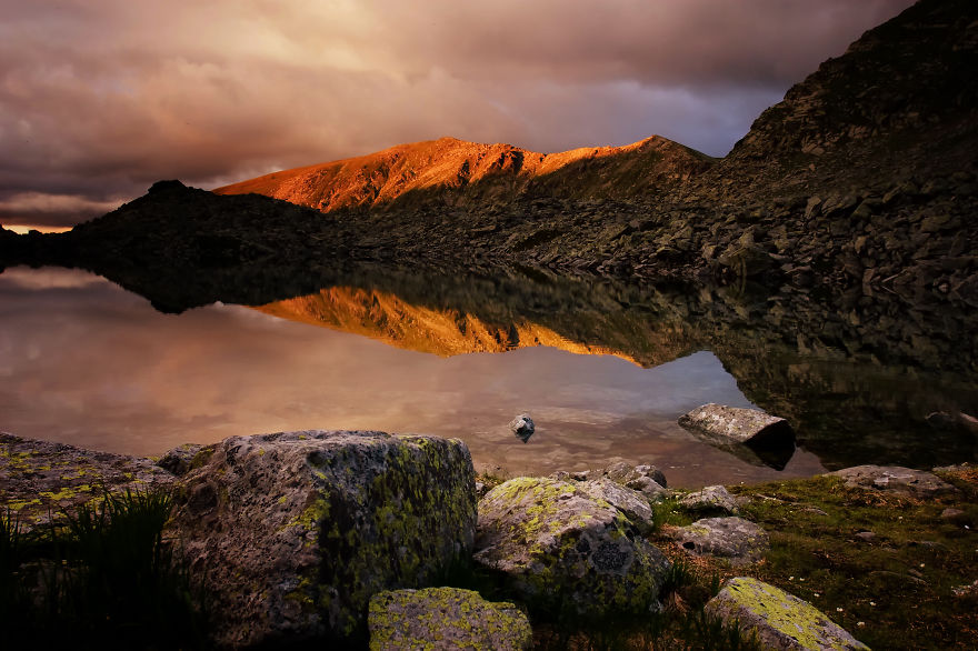 Sunset Over Mandra Lake - Parang Mountains