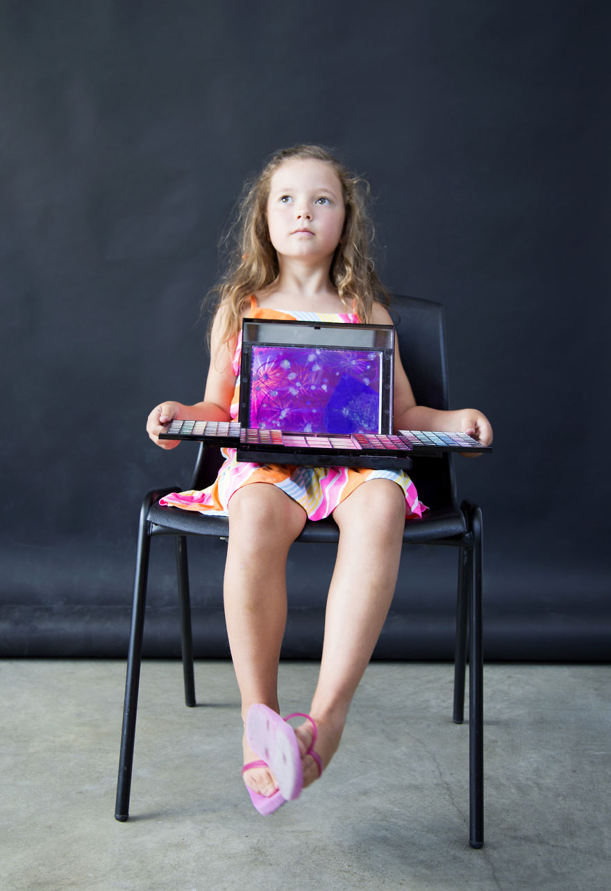 Little Girls Do Their Mothers' Makeup Little Girls Do Their Mothers' Makeup