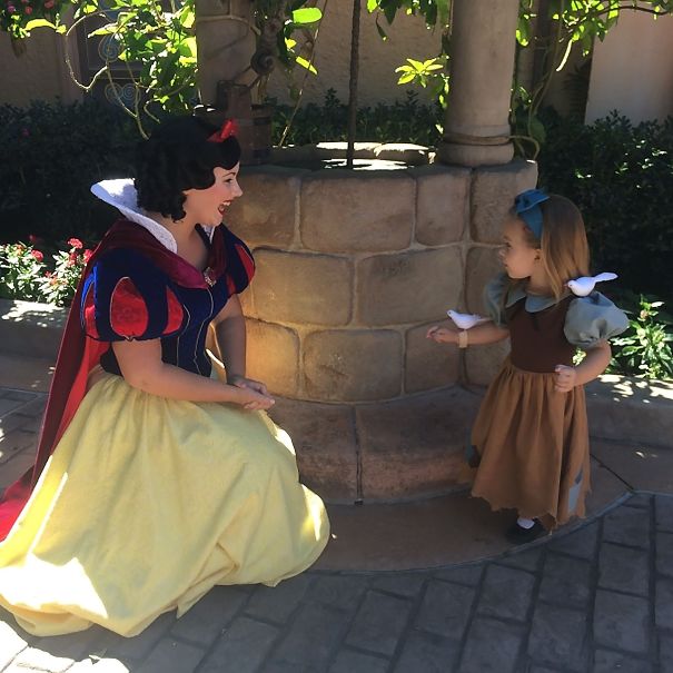 Mom Sews Incredibly Accurate Disney Costumes For Her Daughter To Wear At Disney World Mom Sews Incredibly Accurate Disney Costumes For Her Daughter To Wear At Disney World