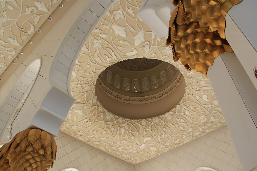 Sheikh Zayed Grand Mosque, Abu Dhabi, United Arab Emirates