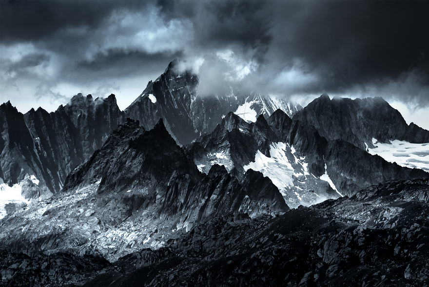 I Photographed Mountains That Look Like Mordor From The Lord Of The Rings