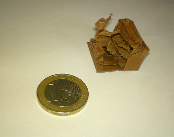 Unbelieveably Tiny Pieces Of Origami That Fit On The Tip Of Your Finger Unbelieveably Tiny Pieces Of Origami That Fit On The Tip Of Your Finger