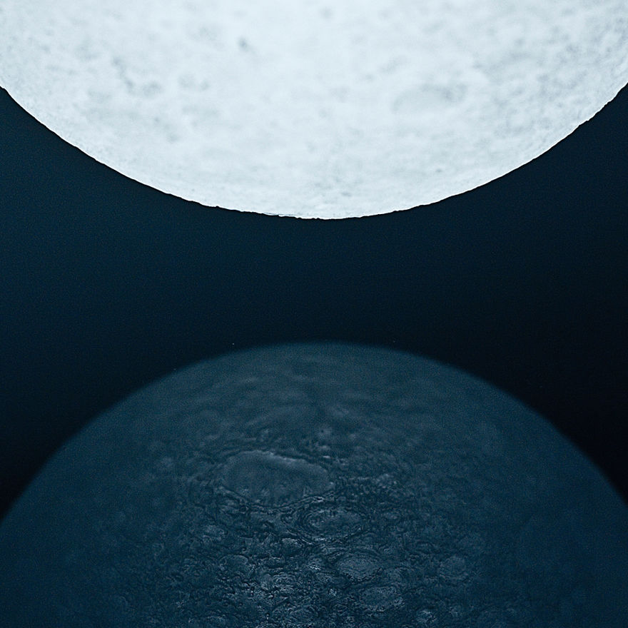 Totally Accurate LED Lamp Mimics The Moon Totally Accurate LED Lamp Mimics The Moon