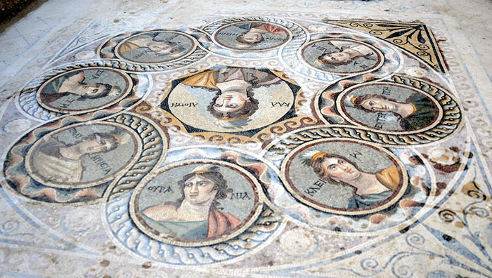 ancient-greek-mosaic-excavation-zeugma-2 ancient-greek-mosaic-excavation-zeugma-2