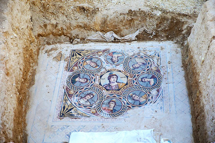ancient-greek-mosaic-excavation-zeugma-3 ancient-greek-mosaic-excavation-zeugma-3