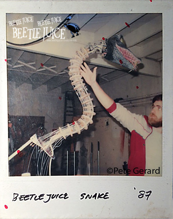 25 Amazing Behind The Scene Pics From Beetlejuice !