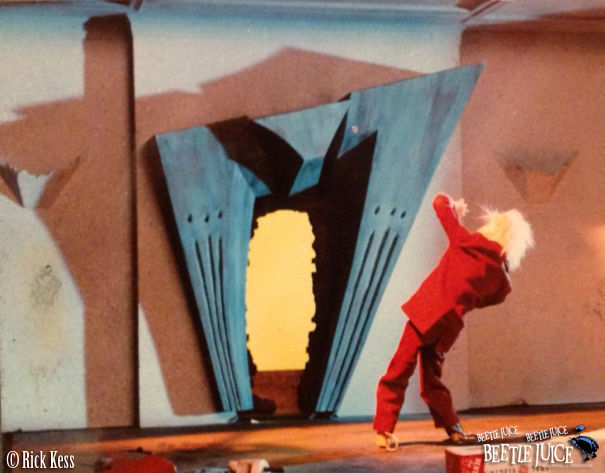 25 Amazing Behind The Scene Pics From Beetlejuice ! 25 Amazing Behind The Scene Pics From Beetlejuice !