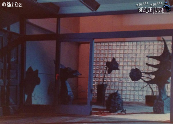 25 Amazing Behind The Scene Pics From Beetlejuice ! 25 Amazing Behind The Scene Pics From Beetlejuice !