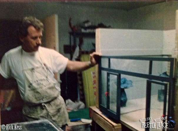 25 Amazing Behind The Scene Pics From Beetlejuice !