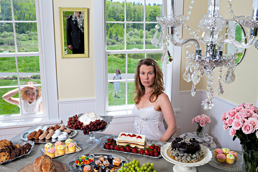 Domestic Bliss: Mother Of Two Takes Darkly Humorous Family Photos Domestic Bliss: Mother Of Two Takes Darkly Humorous Family Photos