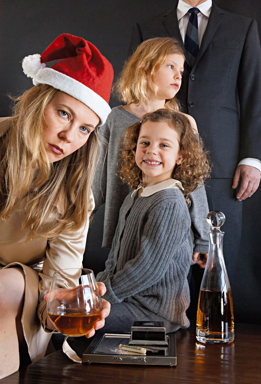 Domestic Bliss: Mother Of Two Takes Darkly Humorous Family Photos Domestic Bliss: Mother Of Two Takes Darkly Humorous Family Photos