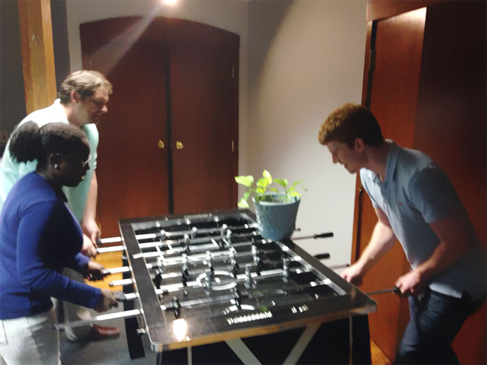 guy-babysits-coworkers-plant-14 guy-babysits-coworkers-plant-14