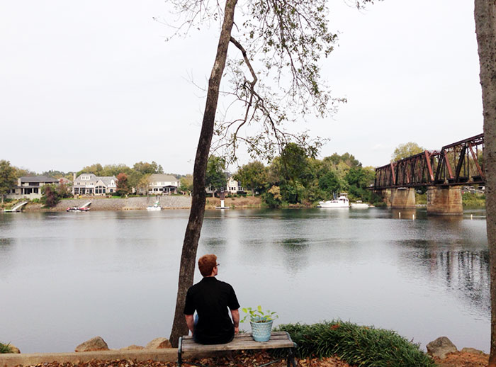 guy-babysits-coworkers-plant-5 guy-babysits-coworkers-plant-5