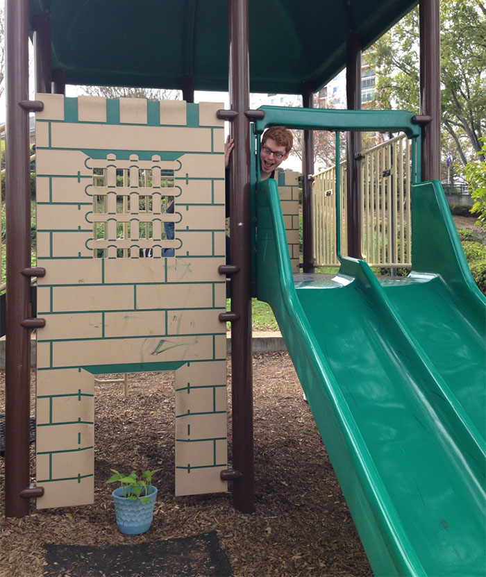 guy-babysits-coworkers-plant-6 guy-babysits-coworkers-plant-6