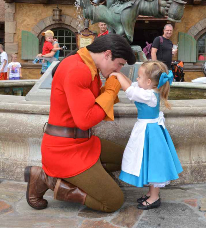 Mom Sews Incredibly Accurate Disney Costumes For Her Daughter To Wear At Disney World
