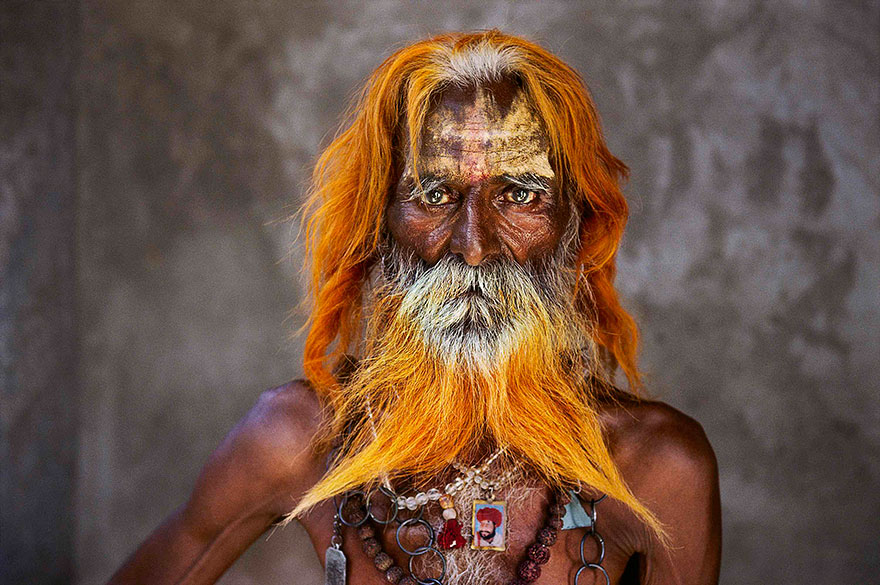 oltre-lo-sguardo-portrait-photography-steve-mccurry-13