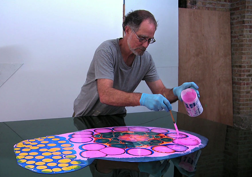 psychedelic-art-poured-resin-paintings-bruce-riley-1 psychedelic-art-poured-resin-paintings-bruce-riley-1